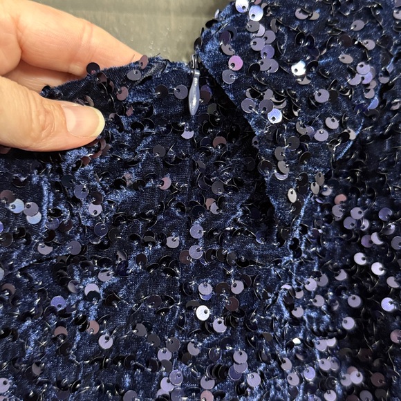 All in Favor Navy off the shoulder sequins dress M‎ NWT - Picture 10 of 10